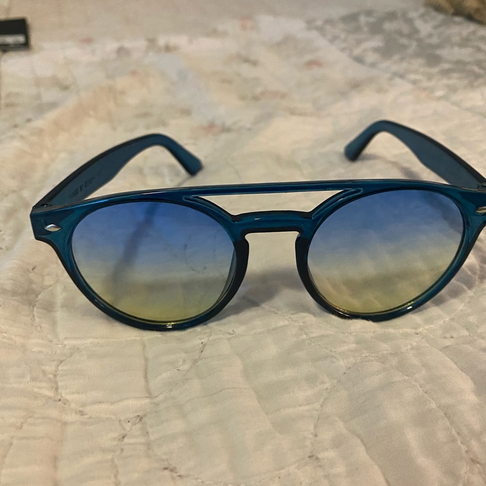 Stylish Blue Gradient Sunglasses